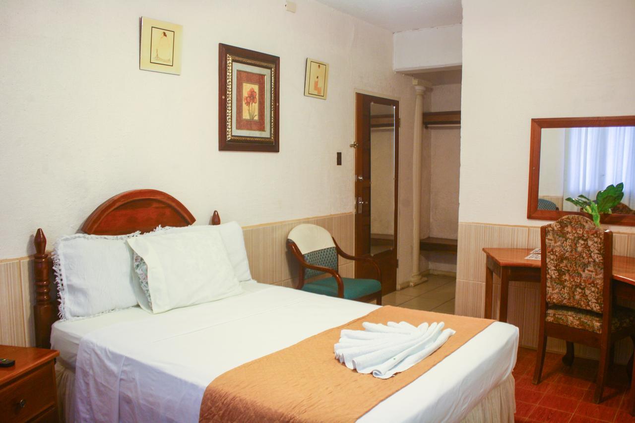 Hotel Maya Corozal Ngoại thất bức ảnh